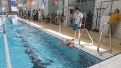 Acto fin de curso del Club de Nataci�n de Culleredo en la piscina de Acea de Ama.