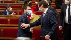 El presidente Pere Aragons y el lder del PSC, Salvador Illa, en una imagen del pasado diciembre en el Parlamento cataln 