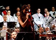 La presencia de Rosa Cedr�n fue la sorpresa que ofreci� anoche la Banda Municipal.