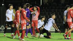 Los jugadores del Lugo lamentando una ocasi�n errada en Ir�n