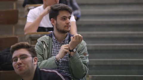 El tribunal exigi� que los alumnos se quitasen el reloj. De cualquier tipo