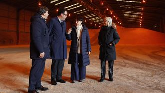 El presidente del Puerto de A Coru&ntilde;a, el director de cadena de suministros del Grupo Nogar, la conselleira de Econom&iacute;a y la directora xeral del Igape