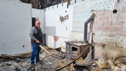 De la casa de Jos Ares apenas se salv la cocina de lea.
