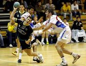 El Cangas vendi� cara su derrota ante uno de los grandes de la Liga.