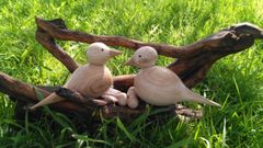 Dos p�jaros, tallados en madera