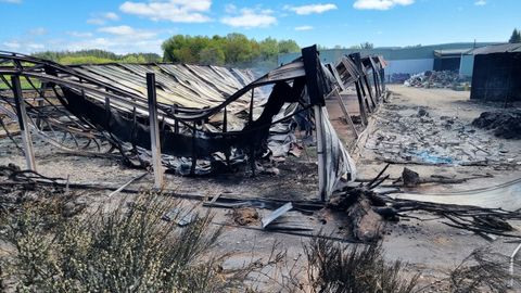 El almacén de Contemar quedó completamente calcinado
