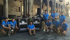 La charanga Compostela actu� en el desfile del martes de Carnaval de este a�o del Concello de Santiago. 