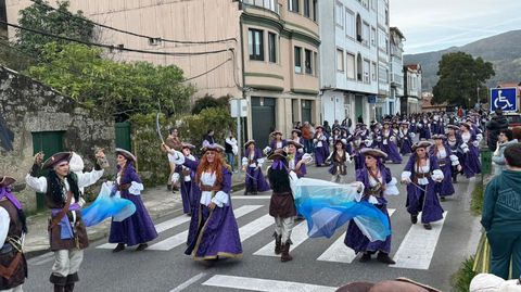Desfile de comparsas de Muros