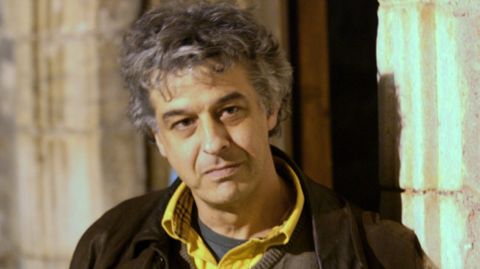 El escritor Carlos Castán puebla sus cuentos de seres en los que leemos los pequeños episodios de sus vidas como epifanías