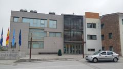 Exterior del consistorio de Culleredo, en Tarr�o.