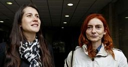 T�mara y Ana luchan contra el reloj para que el Ministerio de Justicia les conceda el indulto y eviten cumplir tres a�os de condena. 