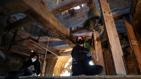  Siete campanas ubicadas en edificios emblem�ticos del casco hist�rico de Oviedo han ta�ido en un concierto pr�logo de la primera Semana Profesional de las Artes de la capital asturiana