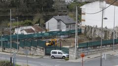 Maquinaria en la parcela en la que se instalar� el tanatorio.