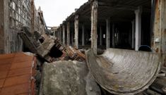 Costas orden� demoler la vieja depuradora de moluscos que afea el puerto de Agui�o. 