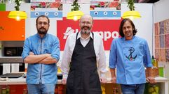 Cancela, Garc�a y Pi�eiro (de izquierda a derecha) elaboraron en su intervenci�n en �Alimentando su futuro� desde un risotto de coliflor con queso a una crema de coliflor con caf� y naranja con chocolate.