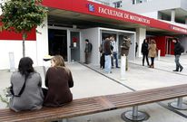 Los padres creen que sus hijos universitarios tienen pocos conocimientos de econom�a. 