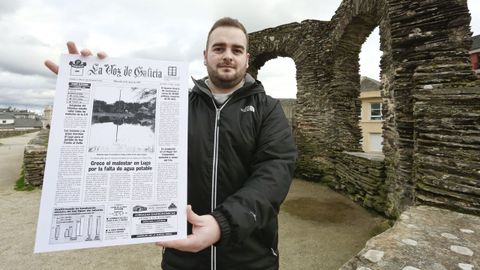 lvaro Titos muestra en la Muralla de Lugo la primera del 4 de enero de 1995