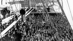 Emigrantes en un barco camino de Am�rica