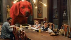 Fotograma del filme de Walt Becker �Clifford, el gran perro rojo�.
