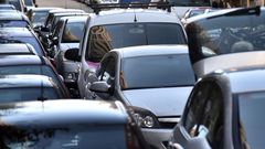 COCHES MAL APARCADOS Y EN DOBLE FILA ZONA NUEVOS JUZGADOS