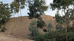 Acumulamiento de tierra en los montes comunales de Couso.
