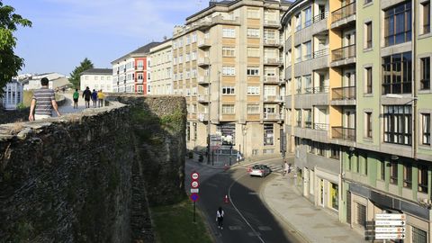 Recatelo. El Concello har� peatonal el barrio y un carril pegado a la Muralla. Hay varias casas antes de la R�a Vilalba en ruina y solares por construir.