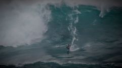 As� viven algunos de los mejores surfistas del mundo el asalto a la ola gigante de O Porti�o