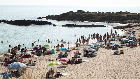 Playa de Doni�os en la zona de Outeiro.