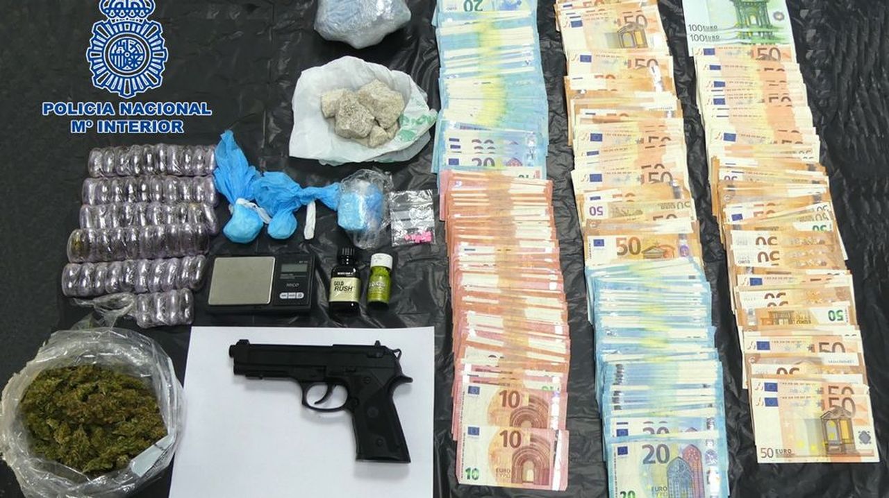 La mayor operación antidroga del año en Santiago se cierra con 12 detenidos