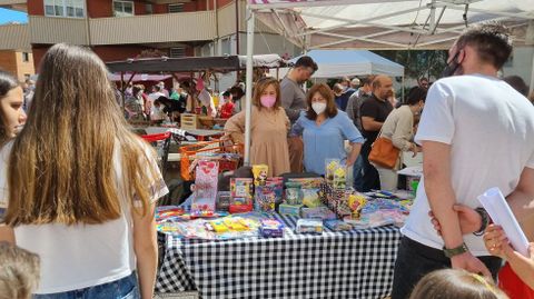 La Festa dos Maios de O Barco incluy una feria de artesana