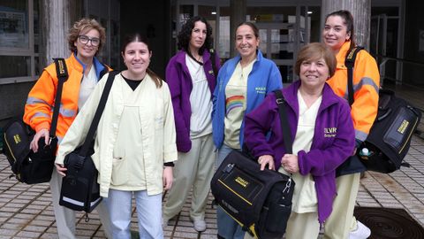 El servicio de profesionales que realiza la atencin a domicilio en Noia est coordinado por Olalla Duro (en el centro)