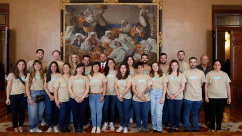 El Presidente del Principado, con j�venes residentes en el exterior en una imagen de archivo