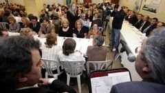 Foto de archivo de una cena de los milagrosistas