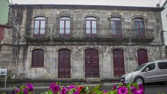 Caser�n�de 1886, en Outes, en venta para restaurar
