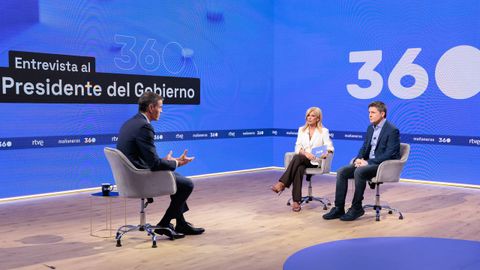 El presidente Pedro S�nchez, durante su entrevista en el programa �Ma�aneros 360�