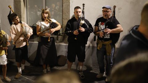 Cantos de taberna en Guitiriz en el primer d�a del Festival de Pardi�as 2026