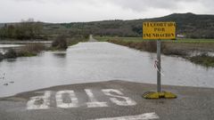 Carretera entre Zas y Rebordech�, en Xinzo de Limia, cortada durante las inundaciones del invierno del 2026.