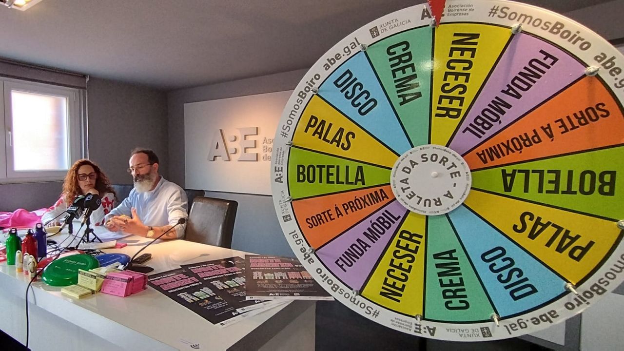 El pequeño comercio de Boiro se vestirá de rosa en la edición de la Noite Aberta más ambiciosa
