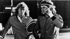 Bjorn Borg, a la izquierda, con Guillermo Vilas