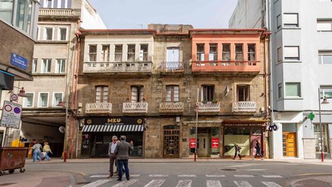 El edificio de la calle Riestra que ardi� en julio del 2025 tiene una orden de derribo del Concello de Pontevedra