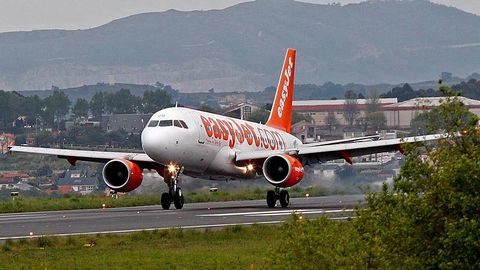 Easyjet vuelve a Alvedro.La compa��a enlaza A Coru�a y Madrid.