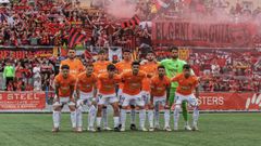 Equipo del Reus FC Reddis apoyado por sus seguidores en Terrassa