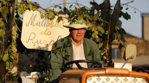 Entrimo disfrut de Entrifaz, su entroido de verano