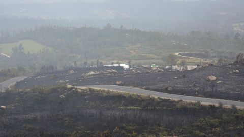 Incendio forestal en Negreira