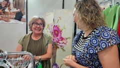 La gerente del Inorde, Enma Gonz�lez, cuando visit� a los expositores de la primera edici�n de la feria Prolimia.