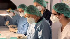 Foto de profesionales sanitarios en el CHUO, hace unos d�as