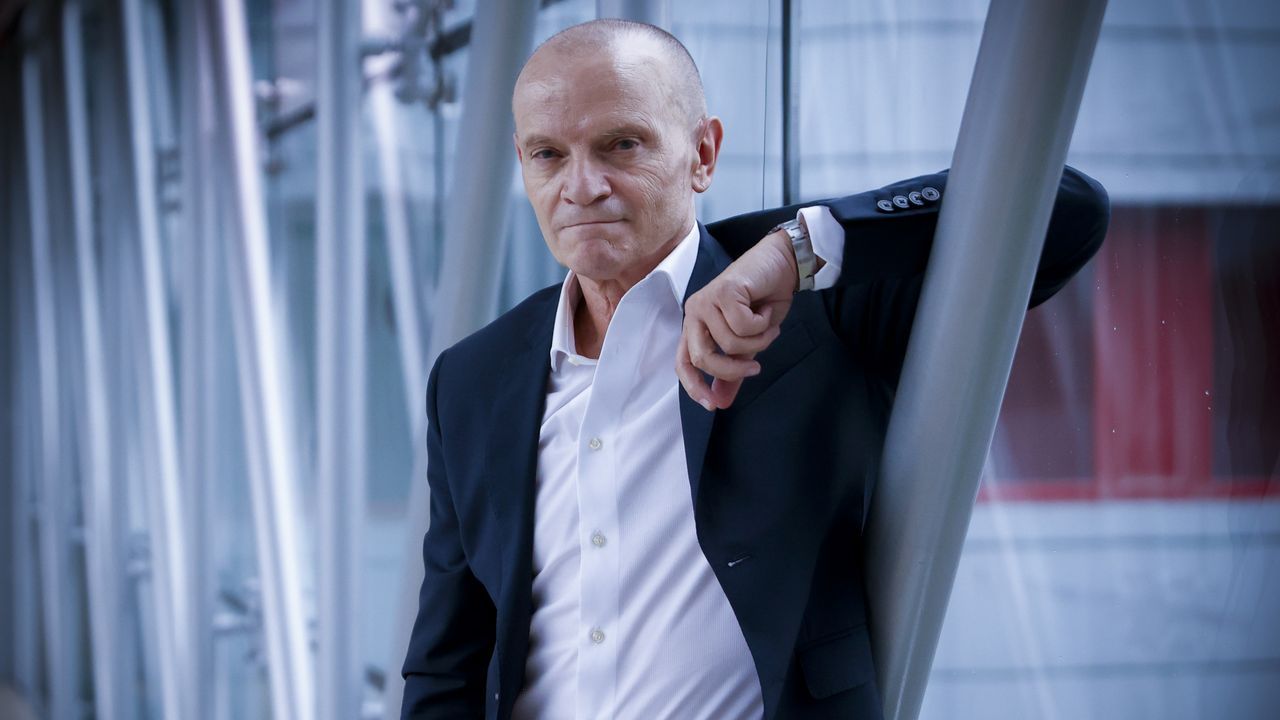 José Ramón González-Juanatey: «El sistema sanitario público no puede prescindir de profesionales que aportan valor»