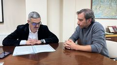 Daniel P�rez y Juan Seoane, ayer, en la presentaci�n de los asuntos del pleno