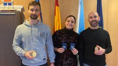 La alcaldesa de Burela, Carmela L�pez, particip� en la entrega de placas y la toma de posesi�n de los dos funcionarios de carrera que se incorporan a la Polic�a Local