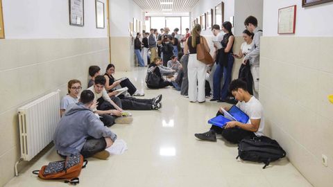 Primer examen de selectividad en el campus de Pontevedra